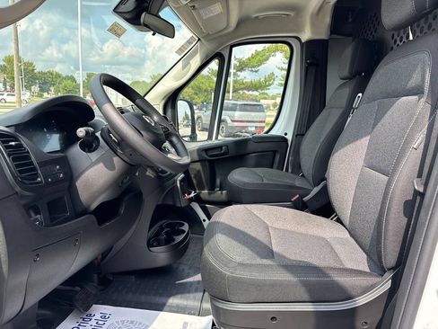 Used 2025 RAM ProMaster 2500 w/ U-Haul Equipment Group FWD image 25