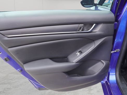Used 2019 Honda Accord Sport image 10