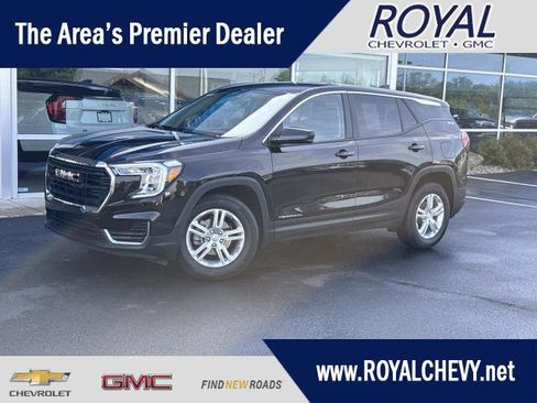Used 2023 GMC Terrain SLE FWD image 1