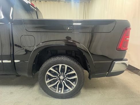 Used 2025 RAM 1500 Limited AWD/4WD image 14