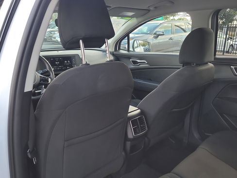 Used 2025 Kia Sportage LX image 13