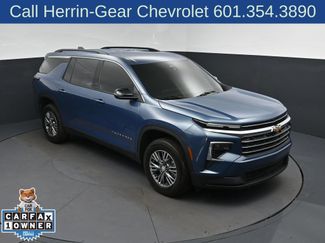 Used 2025 Chevrolet Traverse LT FWD video 1