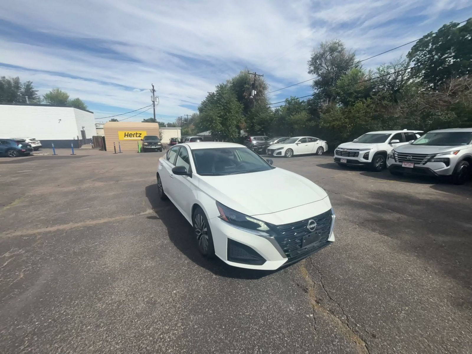 Used 2025 Nissan Altima 2.5 SV FWD image 3