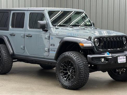 Used 2024 Jeep Wrangler Unlimited AWD/4WD image 7