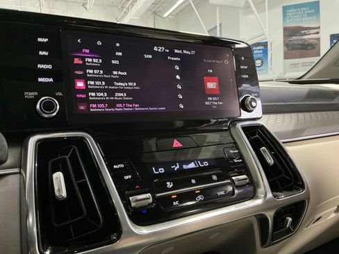Used 2023 Kia Sorento SX AWD/4WD image 19