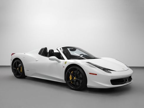 Certified 2015 Ferrari 458 Spider image 1