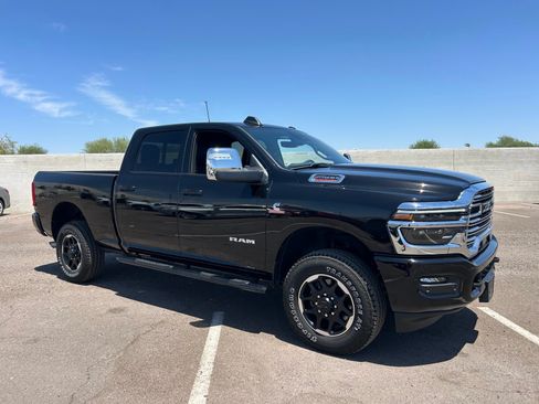 Used 2025 RAM 2500 Laramie AWD/4WD image 6