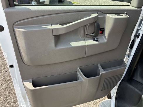 Used 2025 GMC Savana 2500 w/ Driver Convenience Package RWD image 19