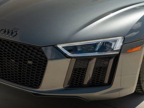 Used 2018 Audi R8 V10 RWD image 92