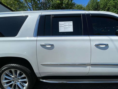 Used 2020 Cadillac Escalade ESV Luxury AWD/4WD image 10
