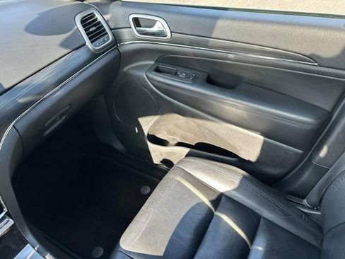 Used 2019 Jeep Grand Cherokee Limited AWD/4WD image 34