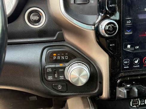 Used 2020 RAM 1500 Laramie AWD/4WD image 22