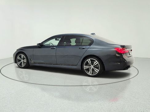 Used 2019 BMW 740i w/ M Sport Package RWD image 7