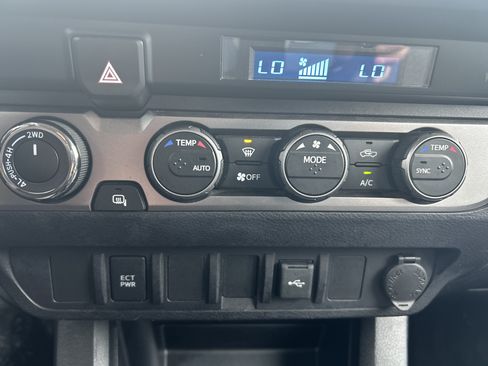 Used 2021 Toyota Tacoma SR AWD/4WD image 16