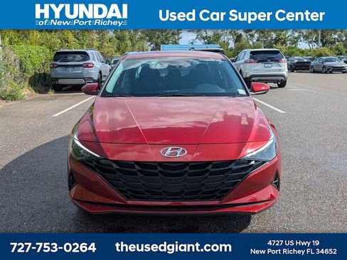 Certified 2023 Hyundai Elantra SEL w/ Preferred Accessory Package FWD image 8