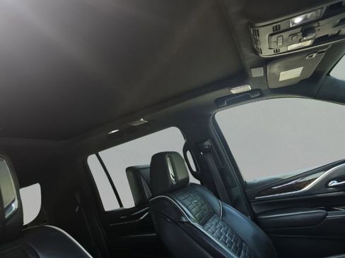 Used 2021 Cadillac Escalade ESV Sport Platinum w/ Heavy-Duty Trailer Package AWD/4WD image 35