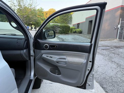Used 2010 Toyota Tacoma 4x4 Access Cab image 30
