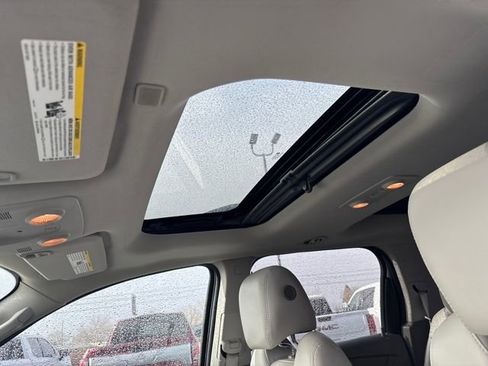 Used 2017 GMC Acadia Limited SLT image 23