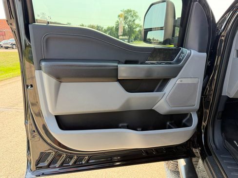 Used 2023 Ford F250 XLT w/ XLT Premium Package AWD/4WD image 18