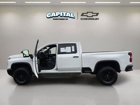 Used 2025 Chevrolet Silverado 2500 ZR2 image 19