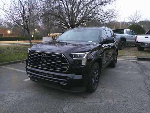 Used 2024 Toyota Sequoia Platinum image 6