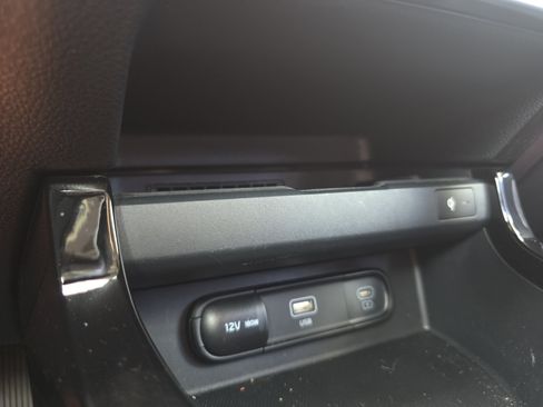Certified 2024 Kia Seltos EX FWD image 19