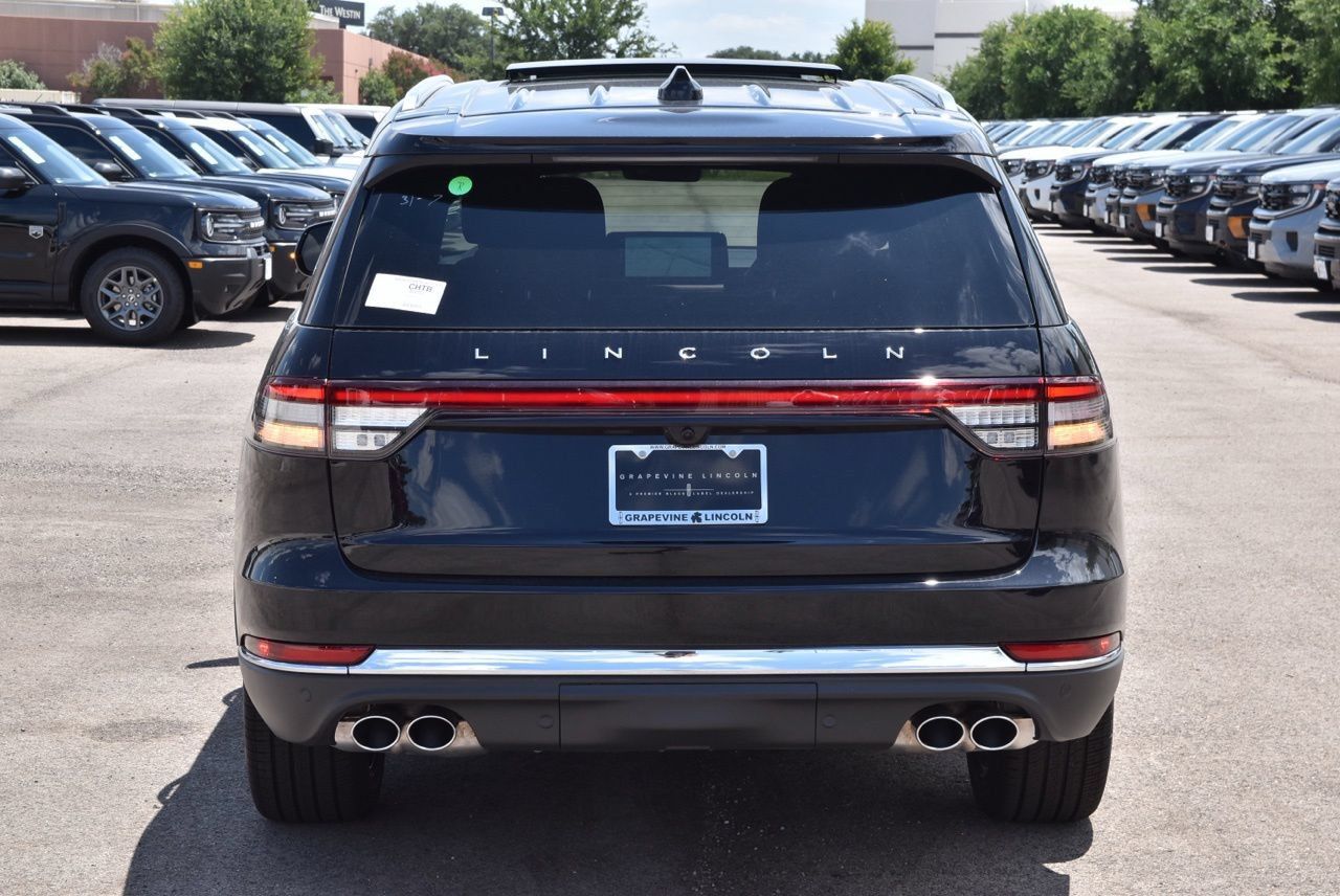 New 2026 Lincoln Aviator Reserve w/ Illumination Package AWD/4WD image 8