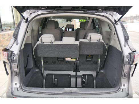 Used 2023 Toyota Sienna LE image 25