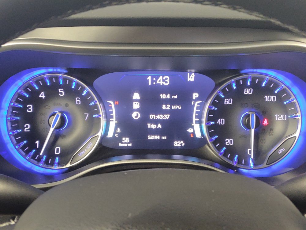 Used 2024 Chrysler Pacifica Touring-L FWD image 23