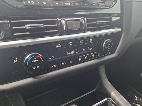 Used 2025 Nissan Pathfinder SL w/ Cargo Package FWD image 14
