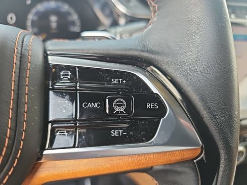 Used 2024 Jeep Grand Cherokee L Summit AWD/4WD image 39