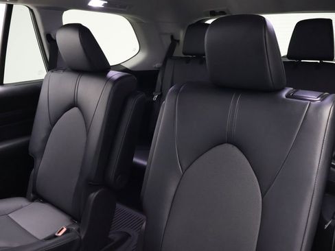 Used 2025 Toyota Grand Highlander XLE FWD image 18