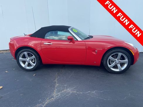 Used 2008 Pontiac Solstice Convertible w/ Premium Package image 7