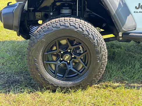 Used 2020 Jeep Gladiator Sport w/ Quick Order Package 24S image 42