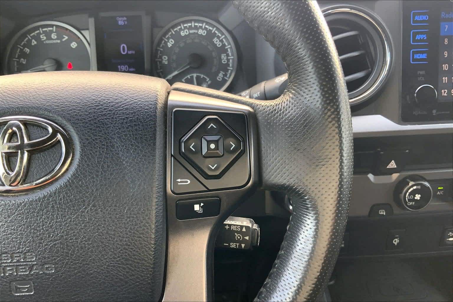 Used 2017 Toyota Tacoma 2WD Double Cab image 25
