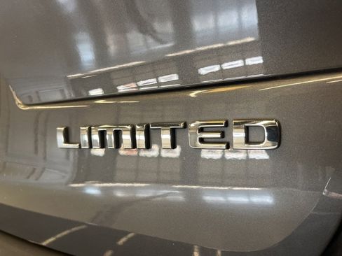 Used 2021 Jeep Grand Cherokee L Limited image 36