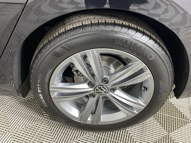 Used 2024 Volkswagen Jetta SE FWD image 9