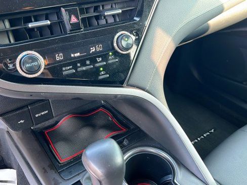 Used 2023 Toyota Camry SE image 31