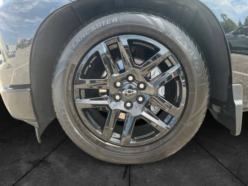 Used 2025 Chevrolet Silverado 1500 W/T w/ WT Value Package AWD/4WD image 14