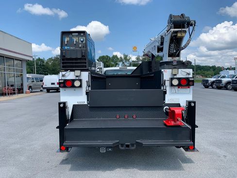 Used 2016 Ford F550 4x4 Crew Cab Super Duty w/ Power Equipment Group image 7