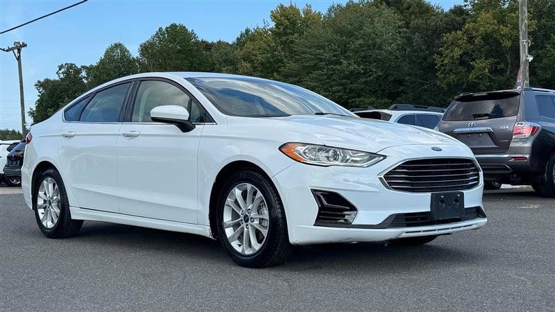 Used 2020 Ford Fusion SE FWD image 4