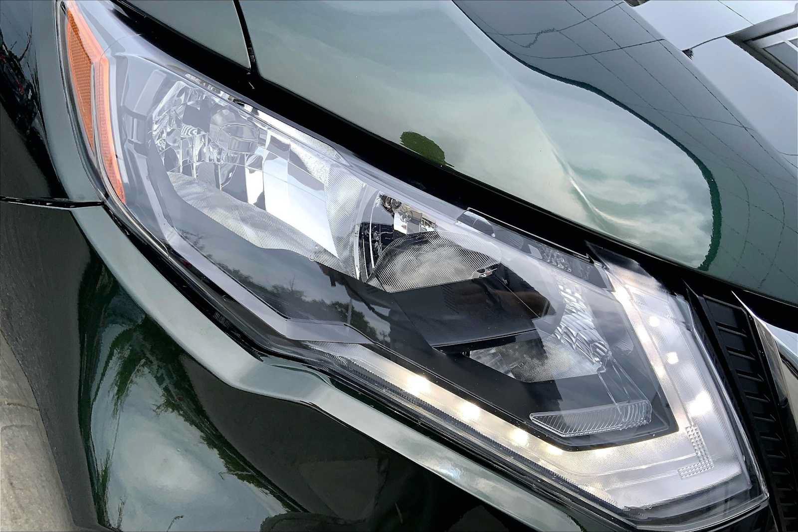 Used 2019 Nissan Rogue SV AWD/4WD image 25