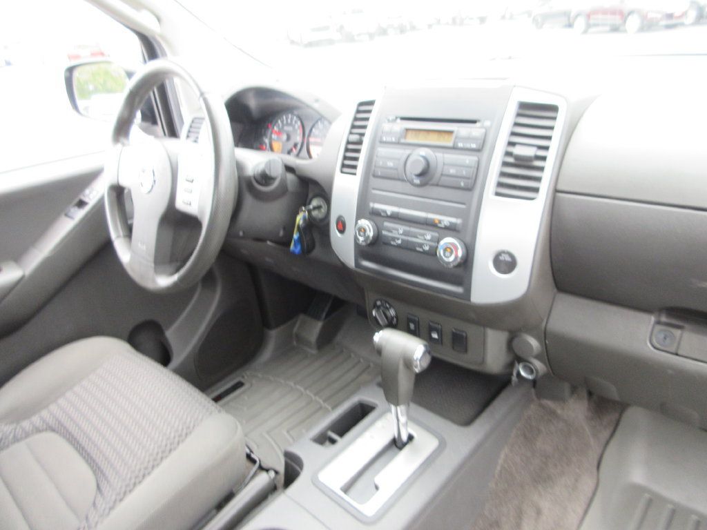 Used 2011 Nissan Frontier SV AWD/4WD image 20
