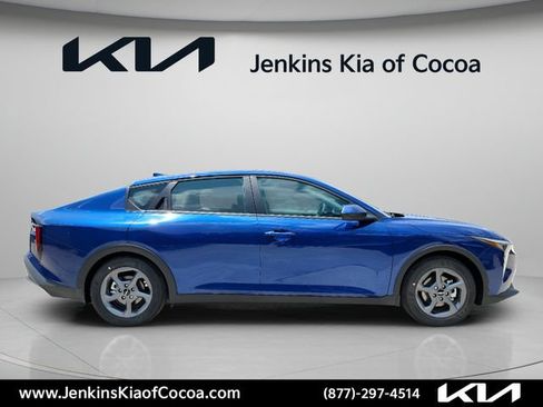New 2026 Kia K4 FWD image 3