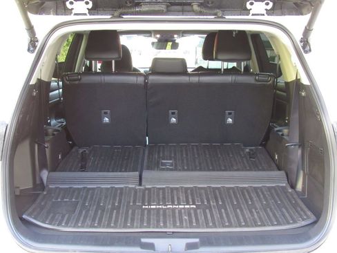 Certified 2024 Toyota Highlander XLE AWD/4WD image 23