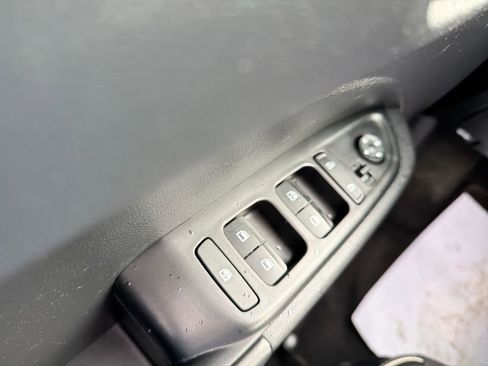 Certified 2024 Hyundai Venue Limited image 18