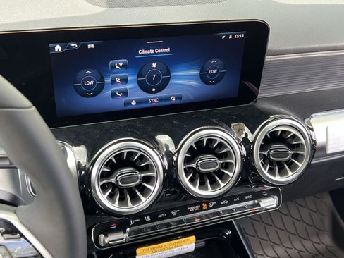 New 2026 Mercedes-Benz GLB 250 4MATIC image 26
