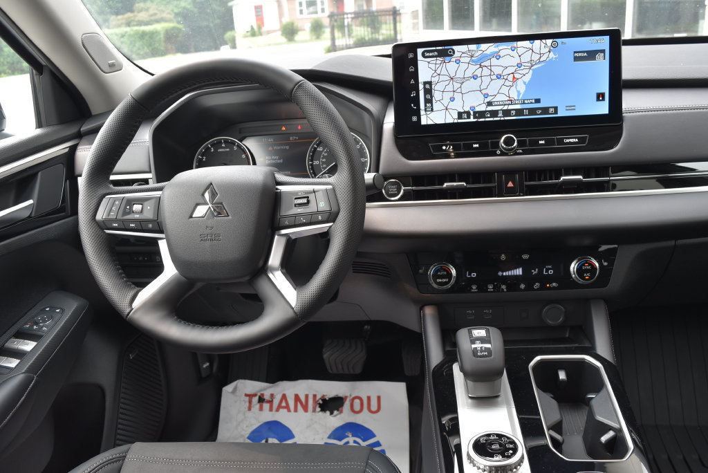 New 2026 Mitsubishi Outlander AWD image 14