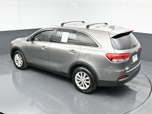 Used 2017 Kia Sorento LX w/ LX Convenience Package FWD image 27
