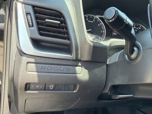 Used 2023 Nissan Rogue S AWD/4WD image 31